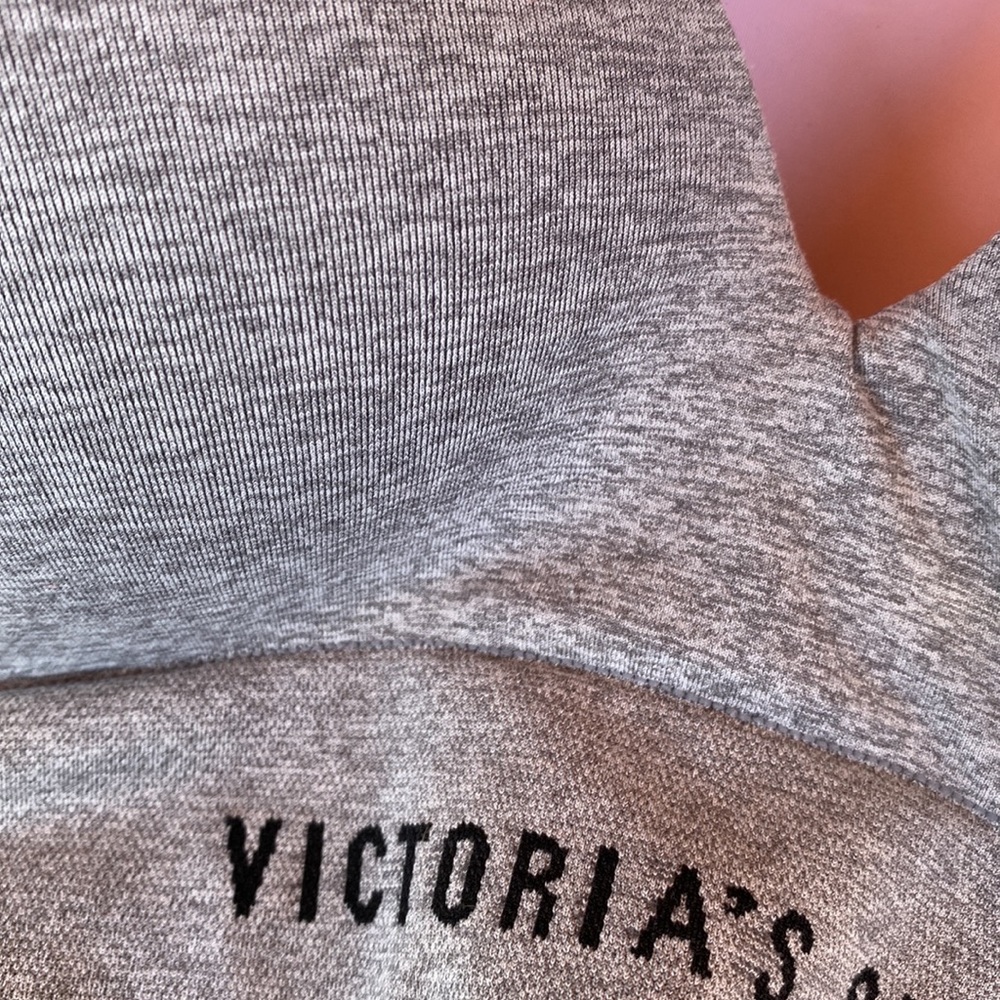 Bras - Picture 2 of 4